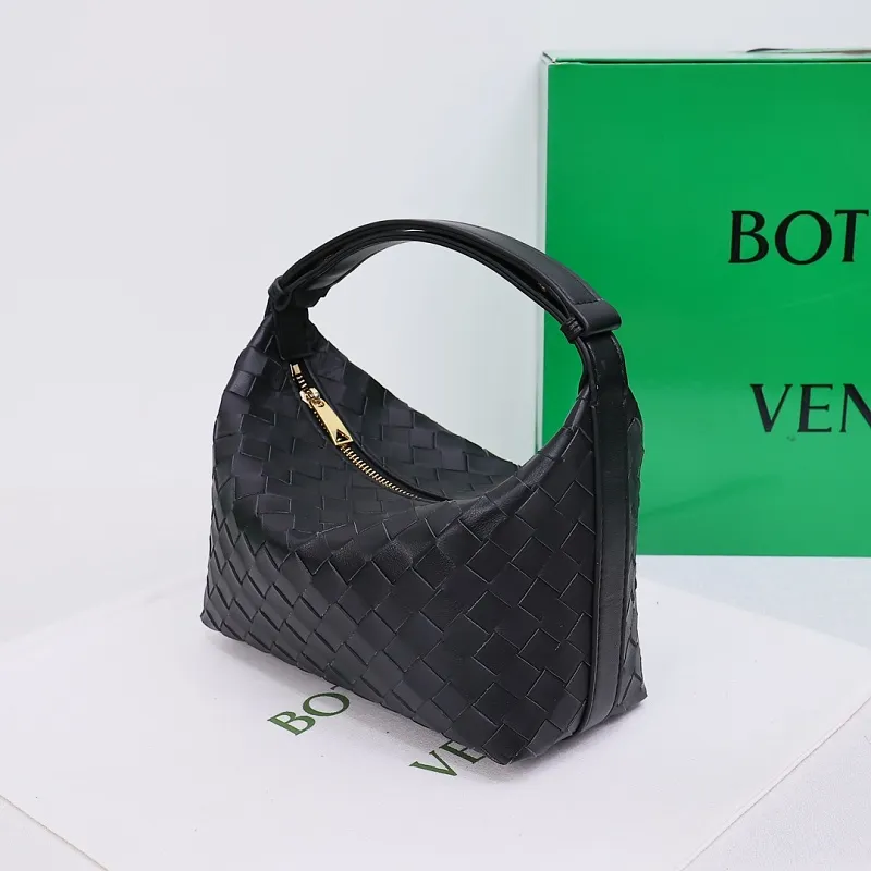 All categories Official website "Brand Women's Bags" Women's Bags 💙 BV 2026 new BV portable shoulder bag